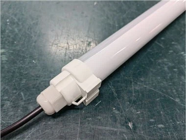 โคมไฟพลังงานแสงอาทิตย์สำหรับเล้าไก่